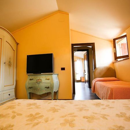 Hotel Benedetti Campello sul Clitunno Dış mekan fotoğraf