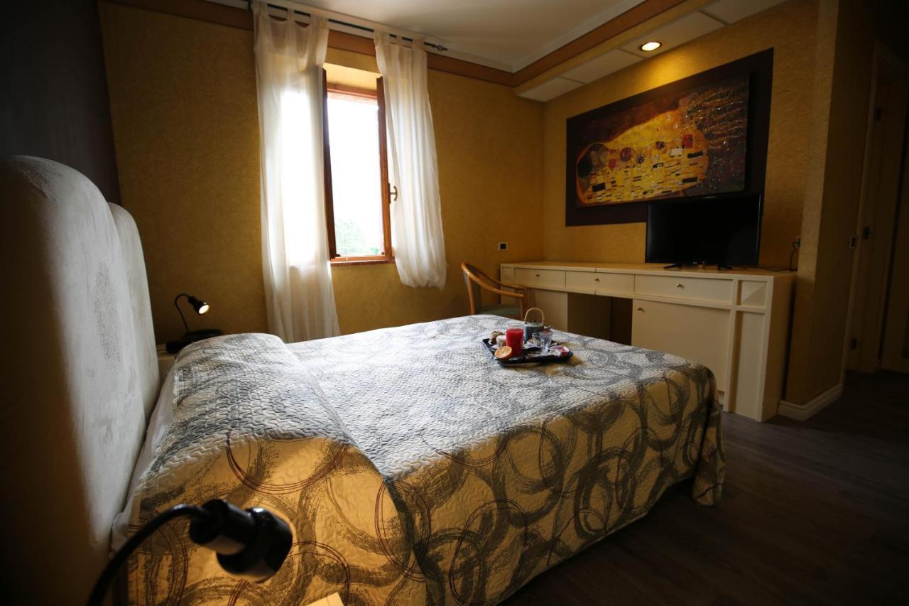 Hotel Benedetti Campello sul Clitunno Dış mekan fotoğraf
