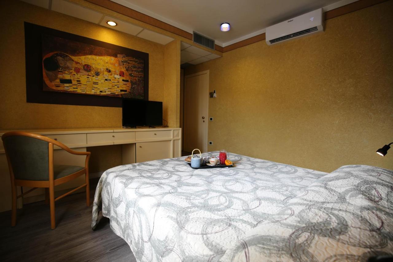 Hotel Benedetti Campello sul Clitunno Dış mekan fotoğraf