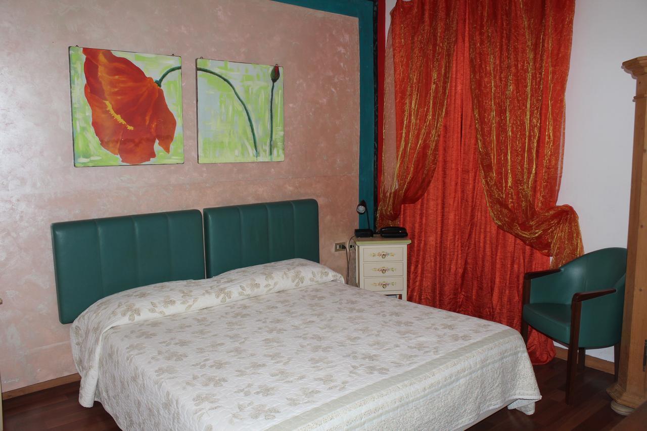 Hotel Benedetti Campello sul Clitunno Dış mekan fotoğraf
